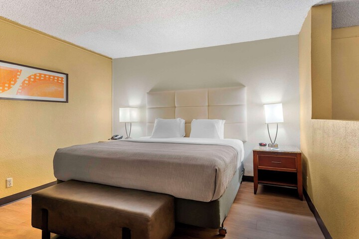 Room 22 of 34