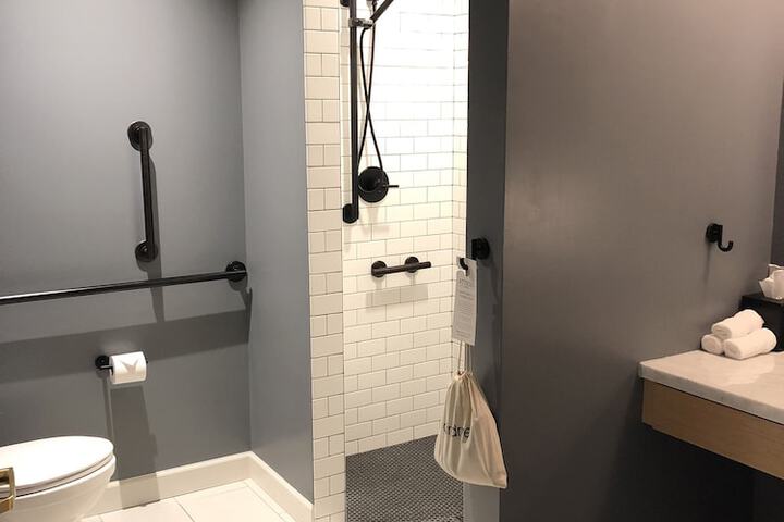 Room 9 of 41