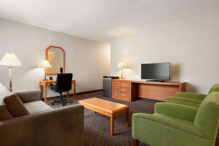 Room 28 of 46