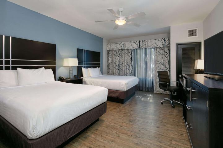 Room 40 of 66