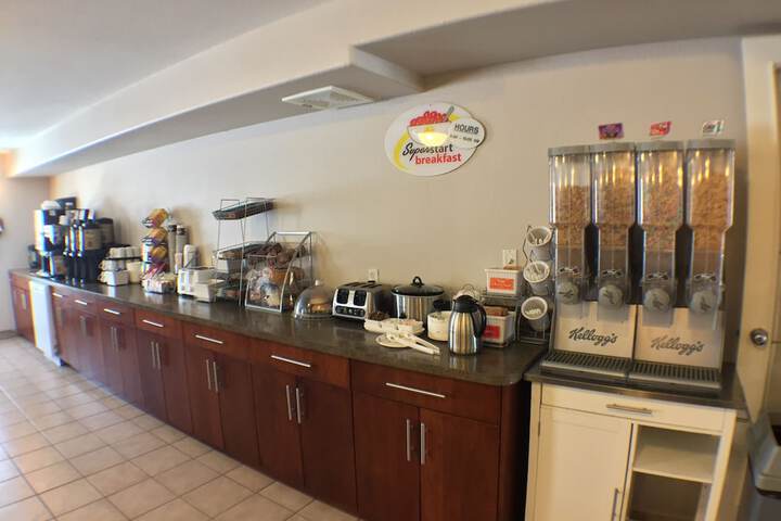 Super 8 by Wyndham Fort Frances
