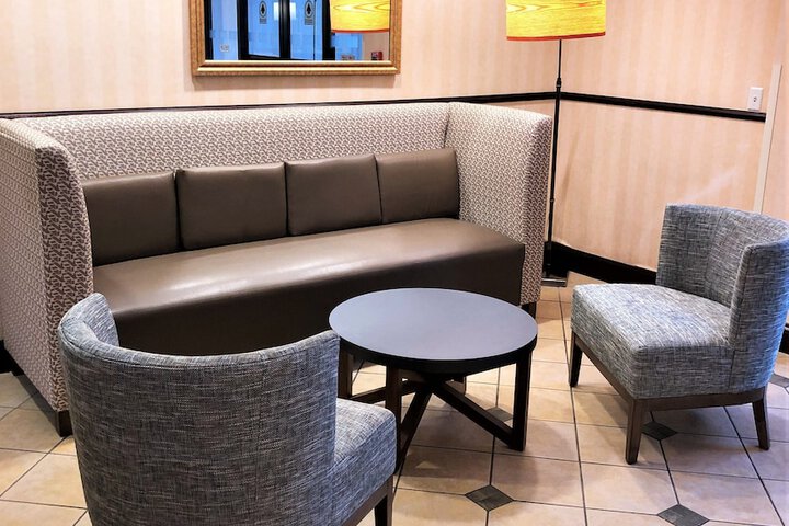 Holiday Inn Express Syracuse Airport by IHG