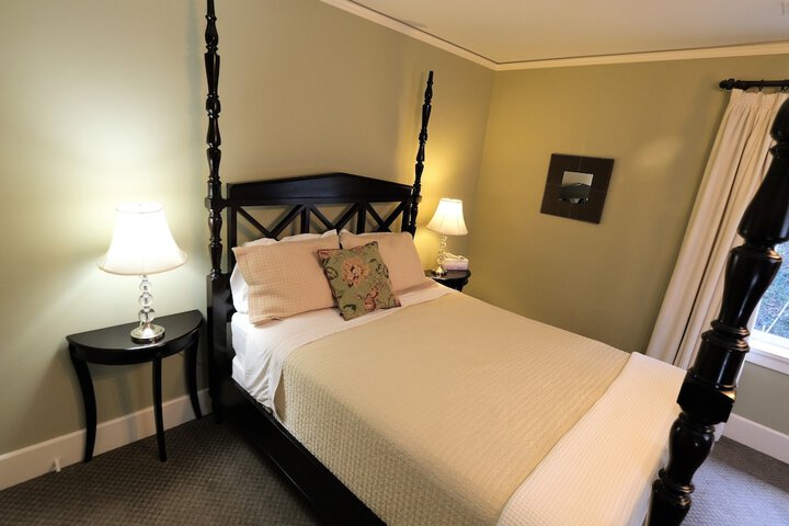 Room 35 of 84