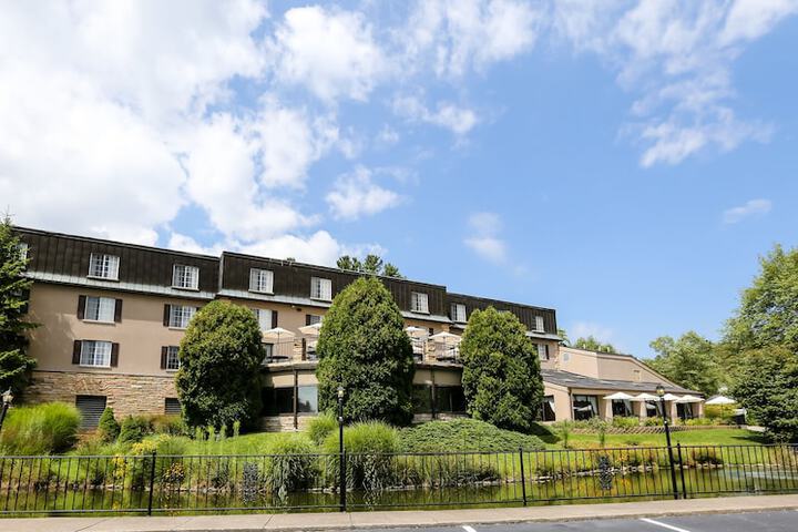 Meadowbrook Inn