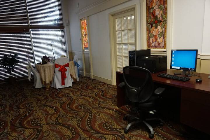 Business Center 43 of 45
