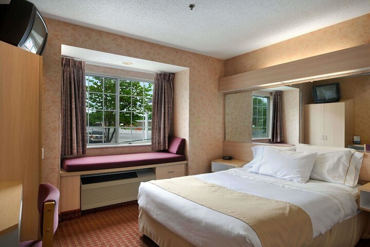 Microtel Inn & Suites by Wyndham Baldwinsville / Syracuse
