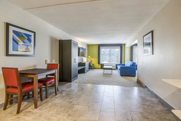 Holiday Inn Express & Suites Longview North by IHG
