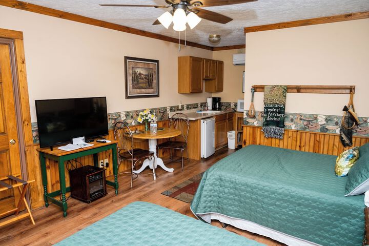 Mountain Aire Cottages Inn & Glamping