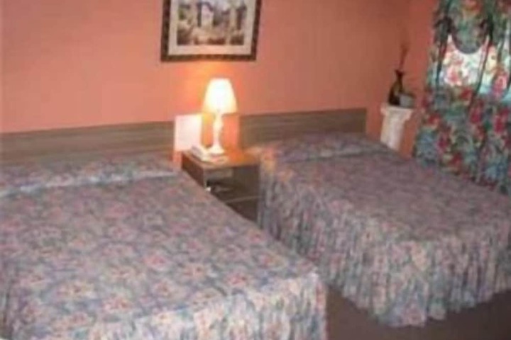 Four Seasons Motel