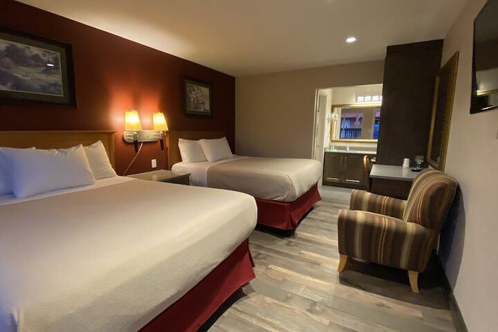 Sahara Courtyard Inn
