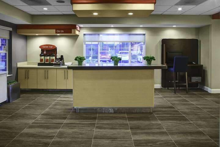Business Center 22 of 23