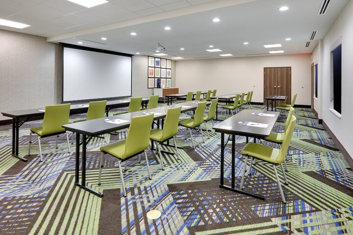Holiday Inn Express & Suites Plano - The Colony by IHG