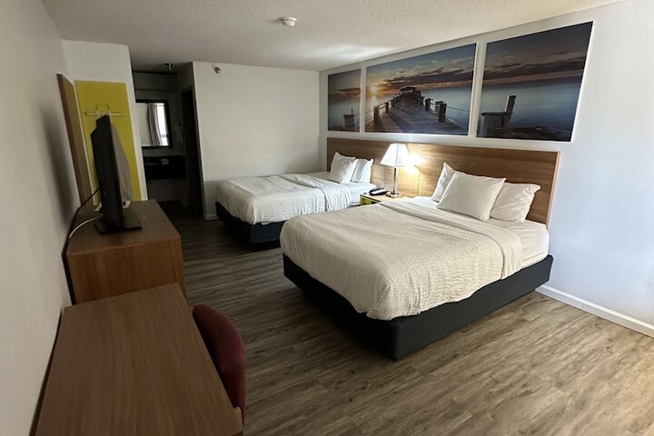 Room 11 of 20