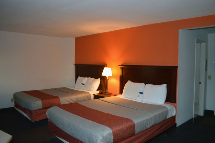 Room 33 of 46