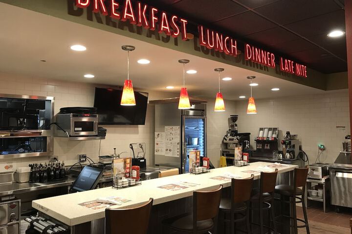 Dining 46 of 58