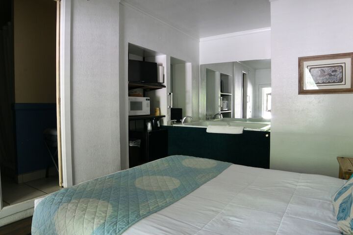 Room 17 of 84