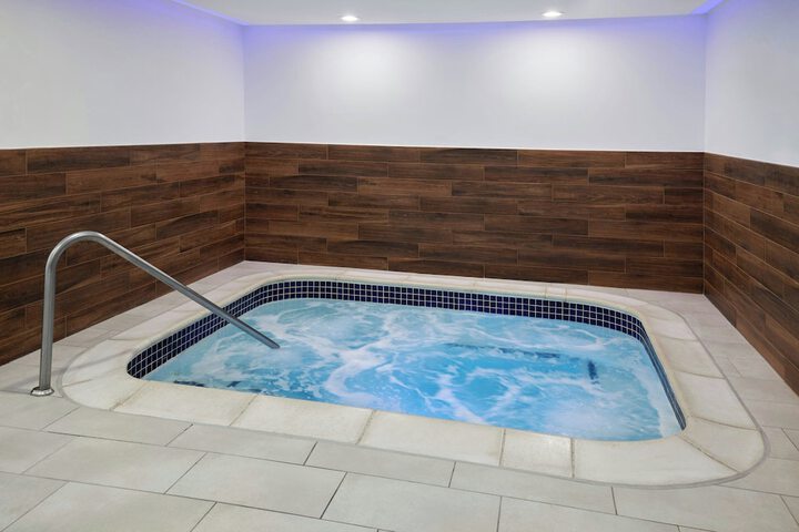 Fairfield Inn & Suites by Marriott Detroit Farmington Hills