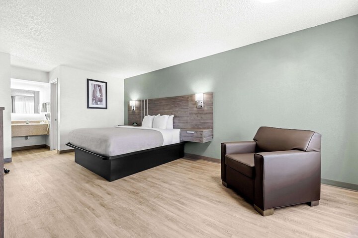 Quality Inn Plainview