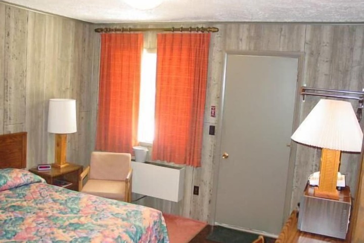 Room 67 of 95