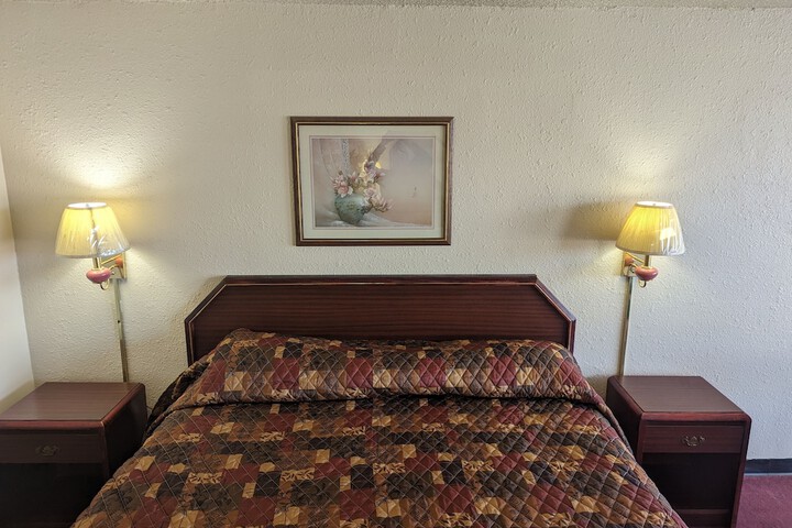Room 15 of 16