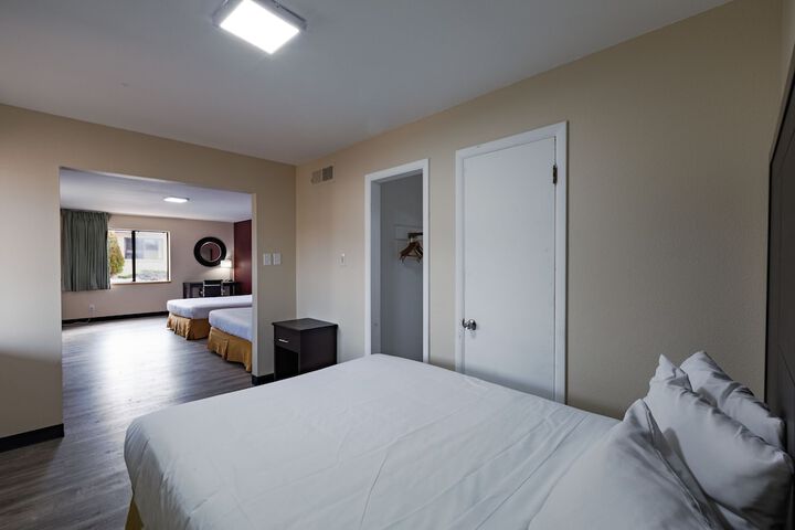 Room 12 of 27