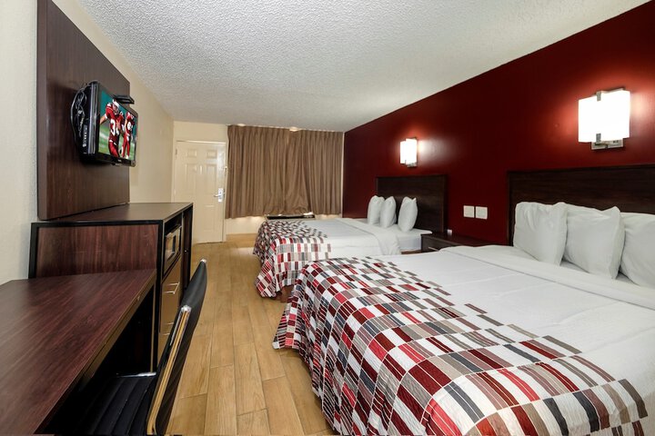 Room 28 of 33