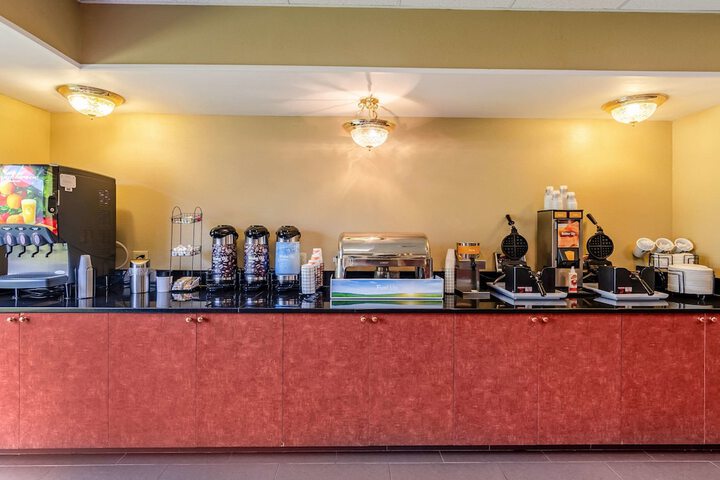 Breakfast/Coffee Service 54 of 72