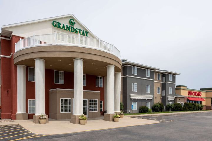 GrandStay Hotel & Suites
