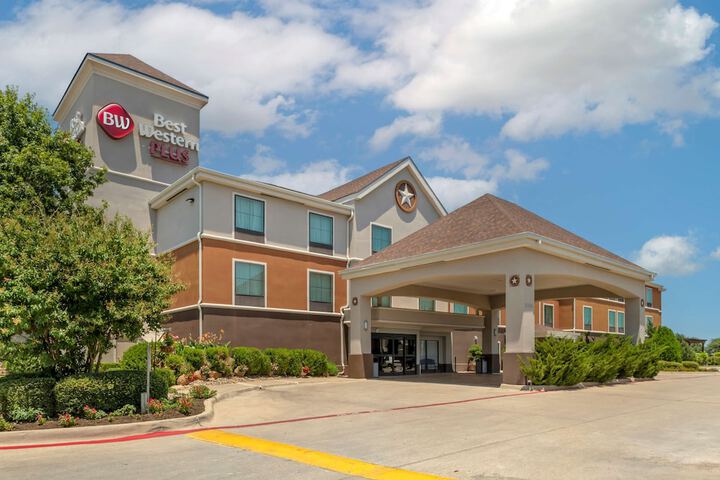 Hotel 2 of 32