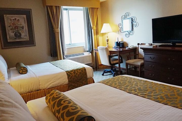 Room 11 of 27