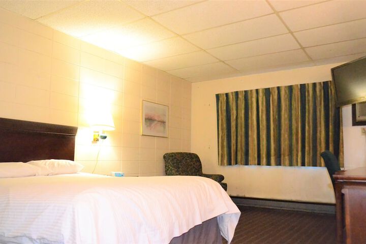 Room 34 of 37