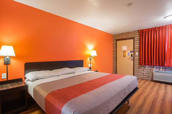 Room 14 of 31