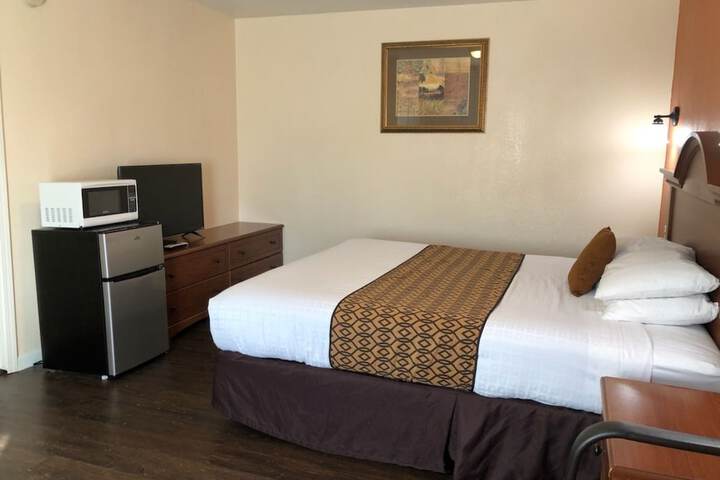 Room 4 of 6