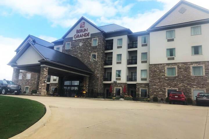 Hotel 3 of 65