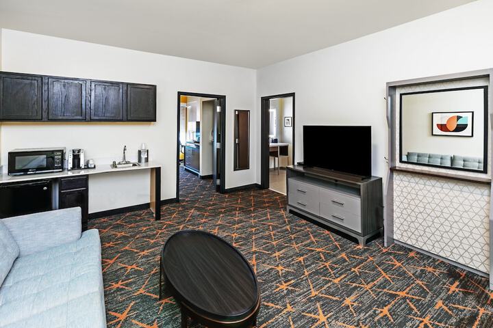 Holiday Inn Hotel & Suites Tulsa South by IHG