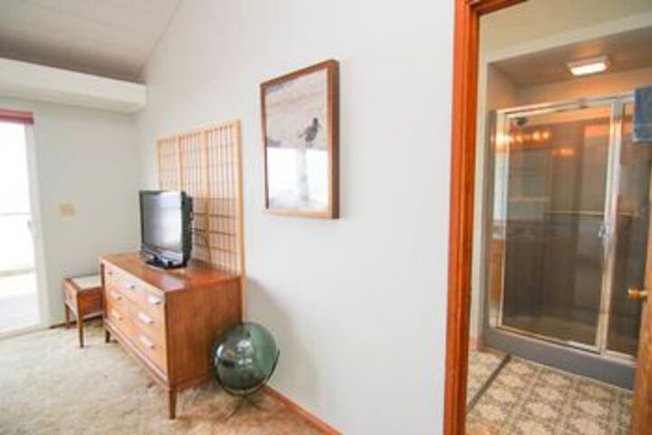 North Jetty 3 Br home by RedAwning