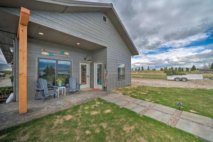 Ennis Lake Studio w / Kayak Pool & Fire Pit!