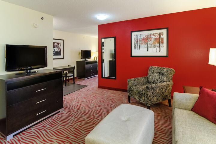 Room 8 of 40