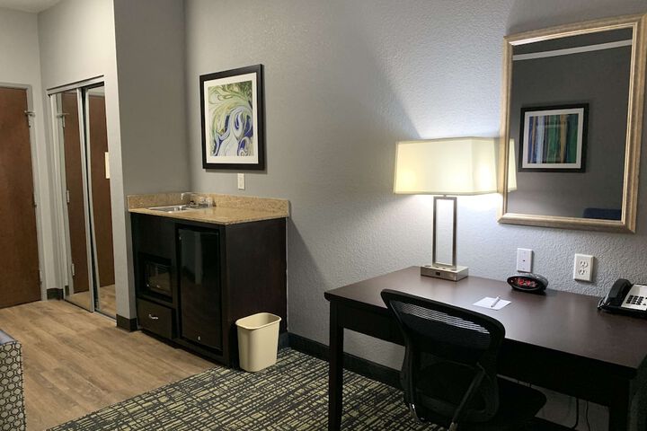 Room 11 of 27