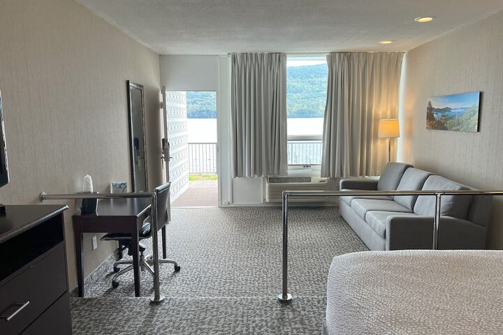 The Georgian Lakeside Resort