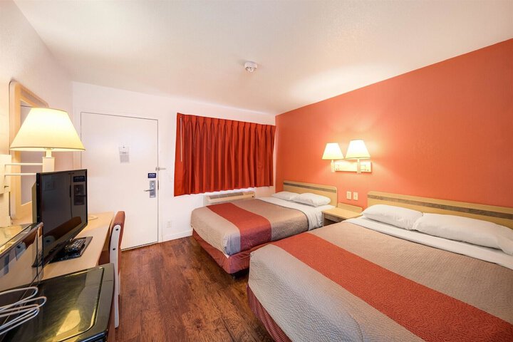 Motel 6 Greenville TX
