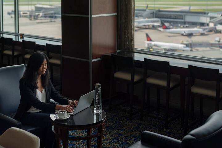 Montreal Airport Marriott In-Terminal Hotel