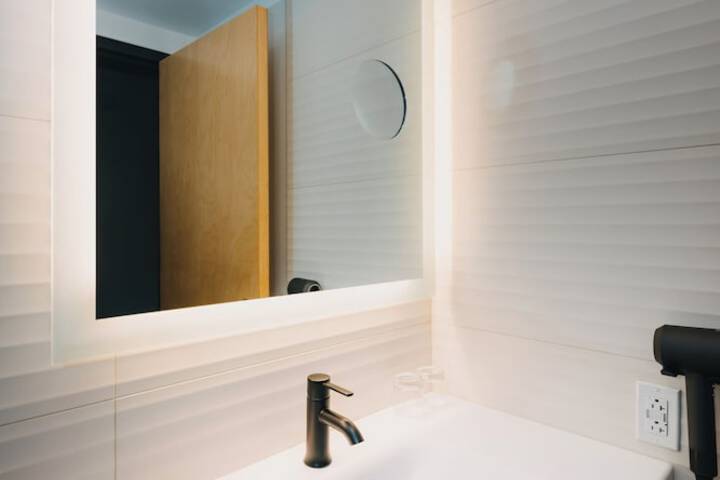 Hotel Le Dauphin Montreal Centre Ville