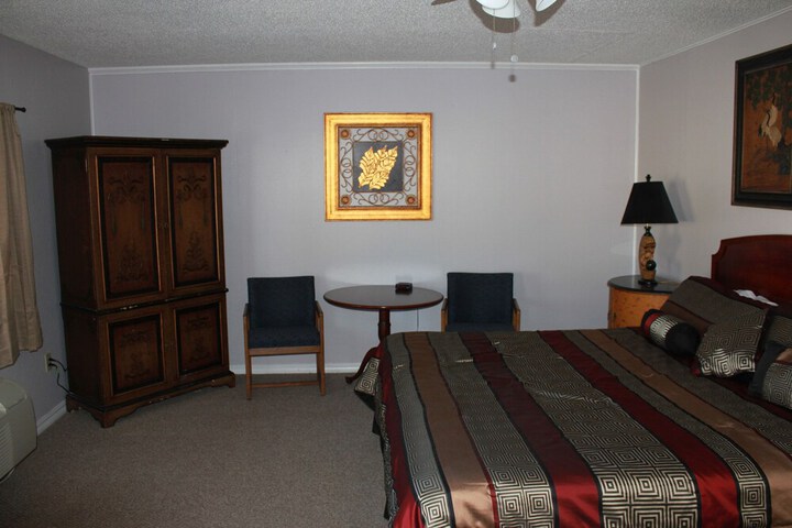 Room 156 of 219