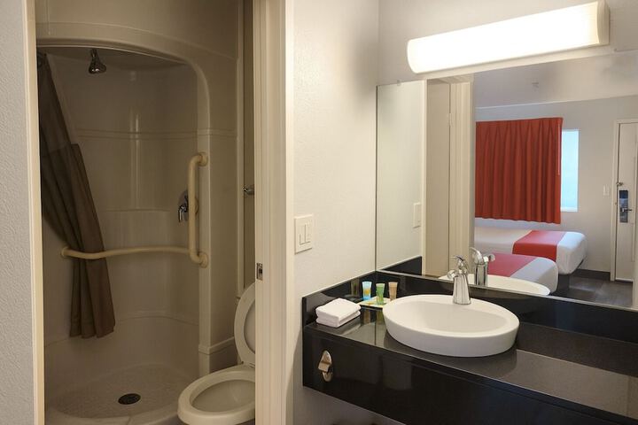 Motel 6 Roseville MN - Minneapolis North