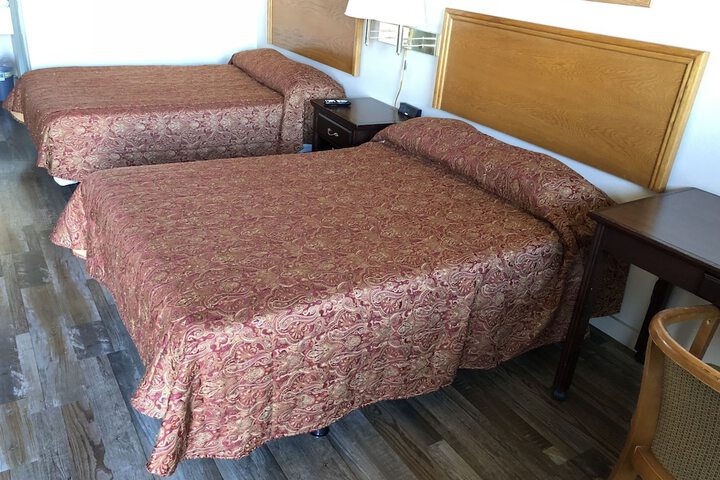 Room 12 of 19