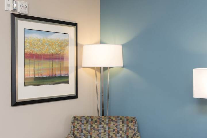 Room 28 of 44