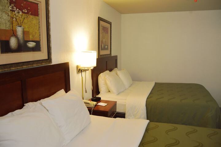Room 33 of 49