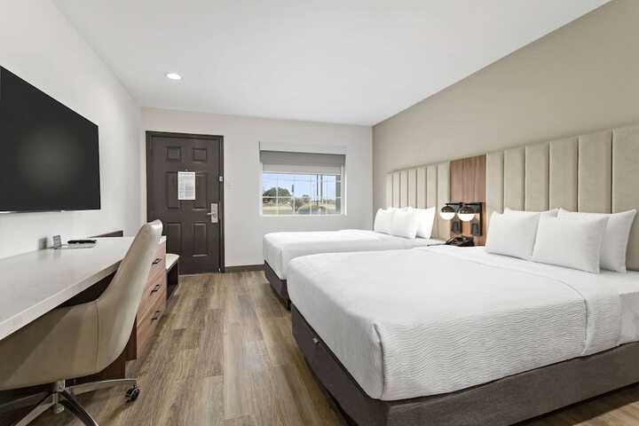 Room 52 of 62