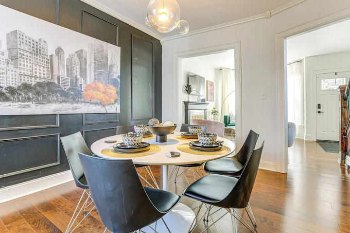 Historic Buffalo Row House Near Delaware Park